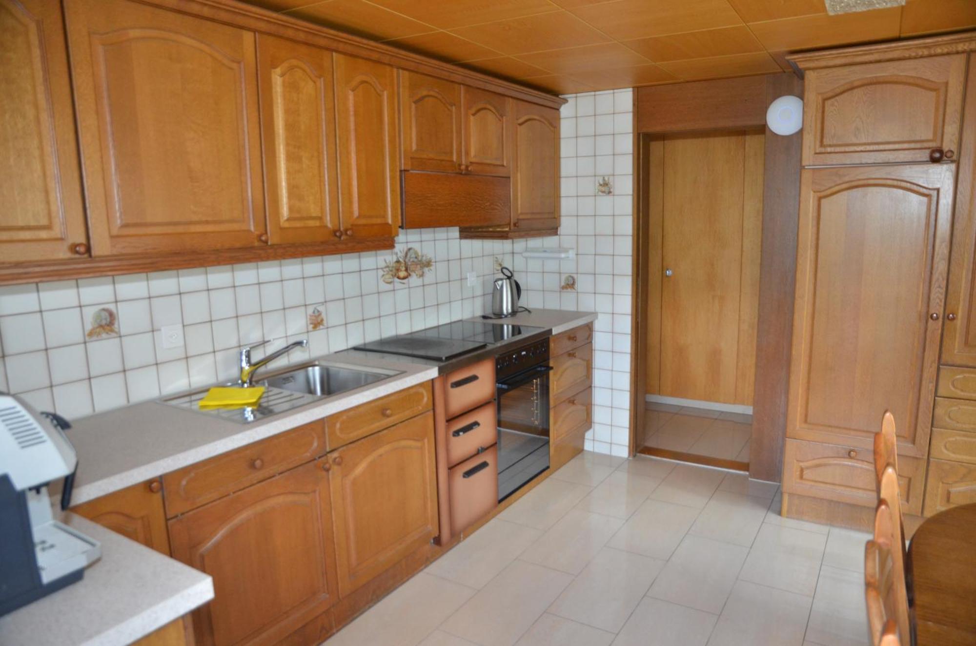 Grosse, Schoene Wohnung Im Gruenen 布里格 外观 照片